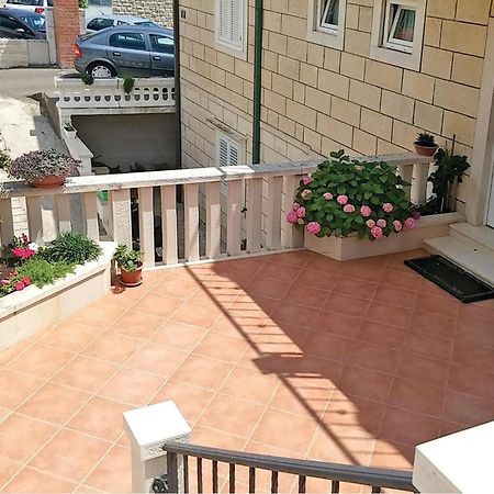 3 Bedroom Awesome Apartment In Pucisca Buitenkant foto