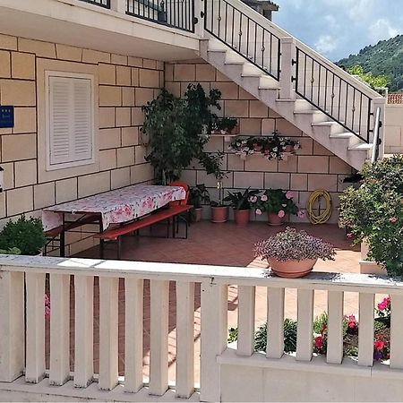 3 Bedroom Awesome Apartment In Pucisca Buitenkant foto