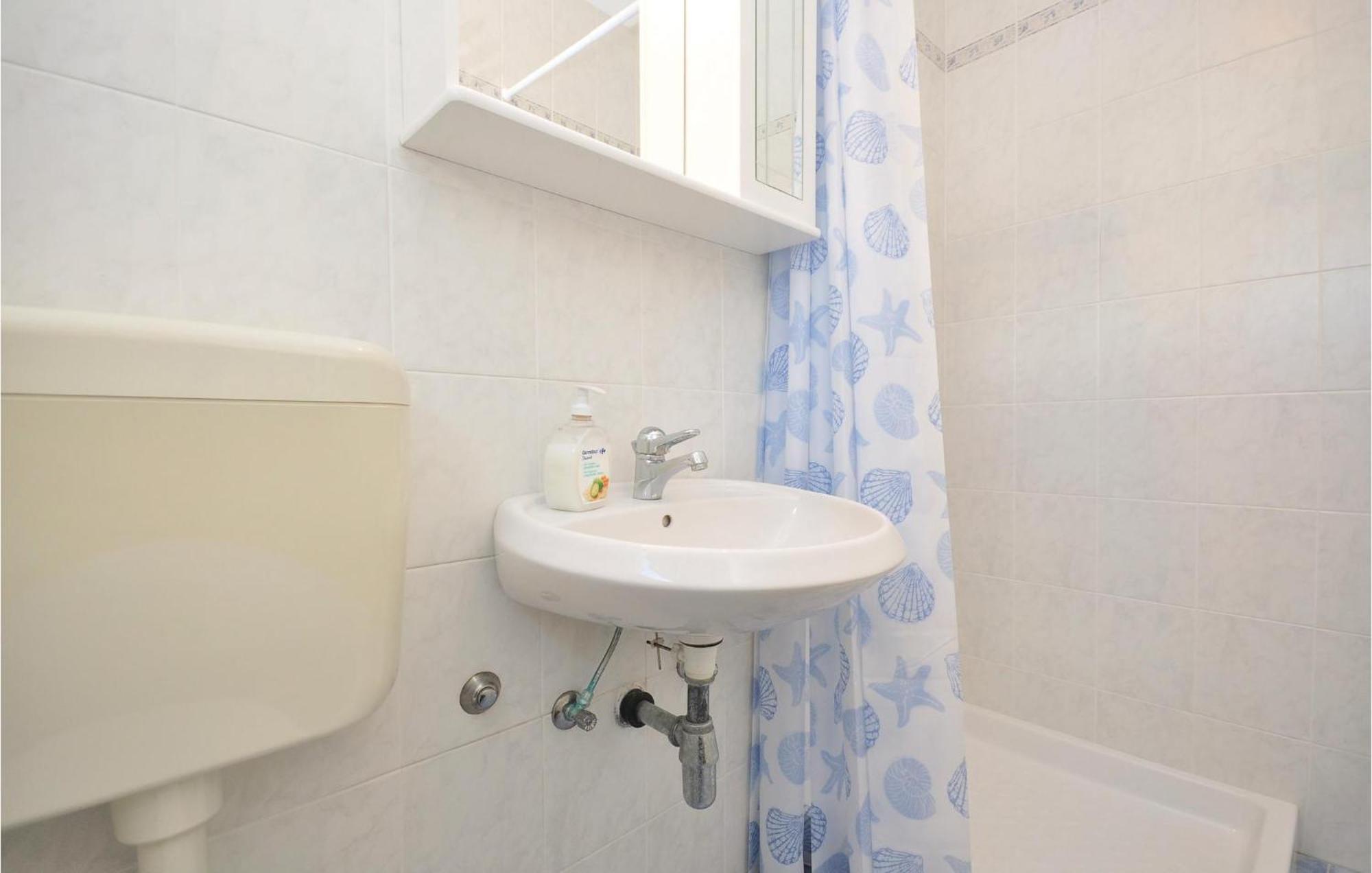 3 Bedroom Awesome Apartment In Pucisca Buitenkant foto