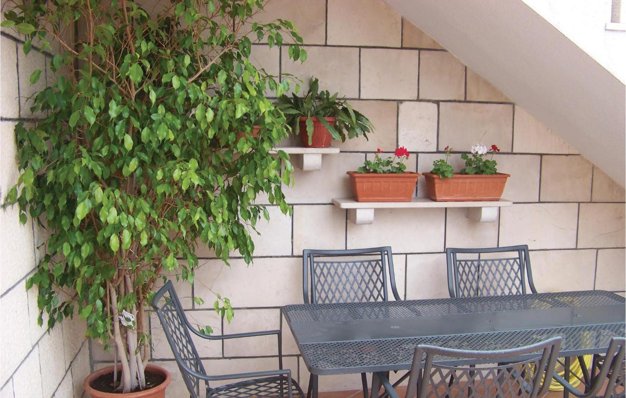 3 Bedroom Awesome Apartment In Pucisca Buitenkant foto