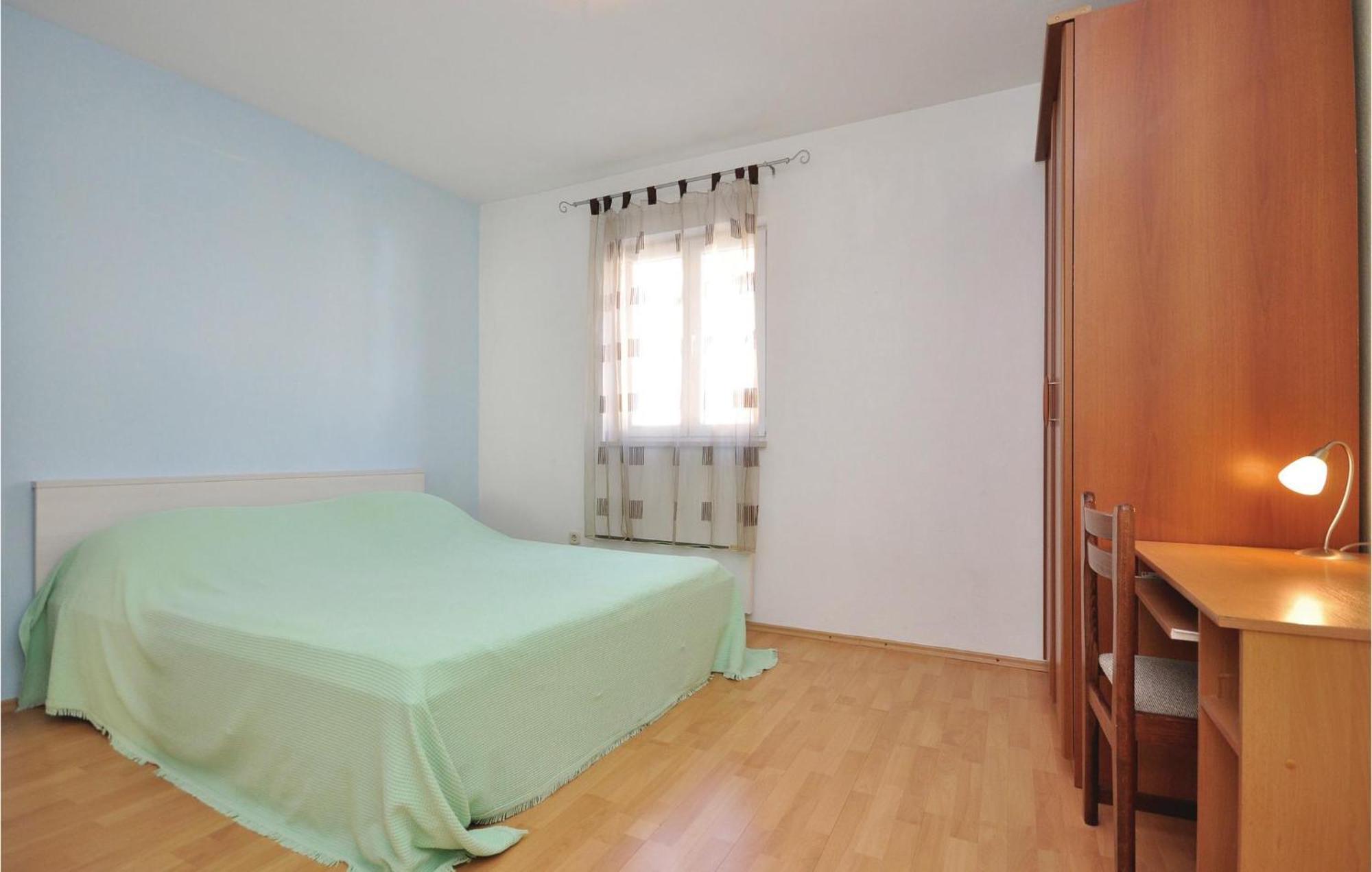 3 Bedroom Awesome Apartment In Pucisca Buitenkant foto
